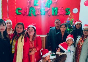 The Church Of Holyspirit मा क्रीसमस डे काे राैनक