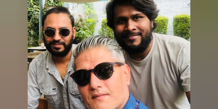 चलचित्र द ब्ल्यू लाइट को प्रमुख भूमिकामा अर्पण थापा