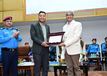 गृहमन्त्री रमेश लेखकबाट अनलाइन ट्राफिक सचेतना कक्षा शुभारम्भ