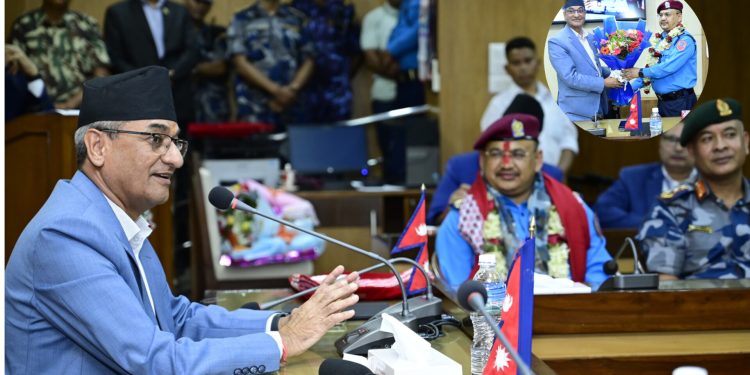 गृह मन्त्रालयद्वारा सेवा निवृत्त प्रहरी महानिरीक्षक दिपक थापाको बिदाइ