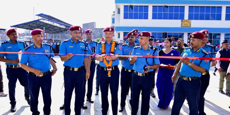 प्रहरी महानिरीक्षक चन्द्र कुबेर खापुङ्गबाट नवनिर्मित प्रहरी कल्याण कोष पेट्रोल पम्पको उद्‌घाटन