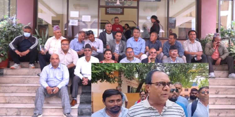 निर्माण सामग्रीको मूल्यवृद्धिविरुद्ध व्यवसायीको धर्ना ठेक्का रकम समायोजनको माग